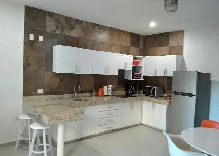 Apartment 2 Bed 2 Bath Condo, Steps From The