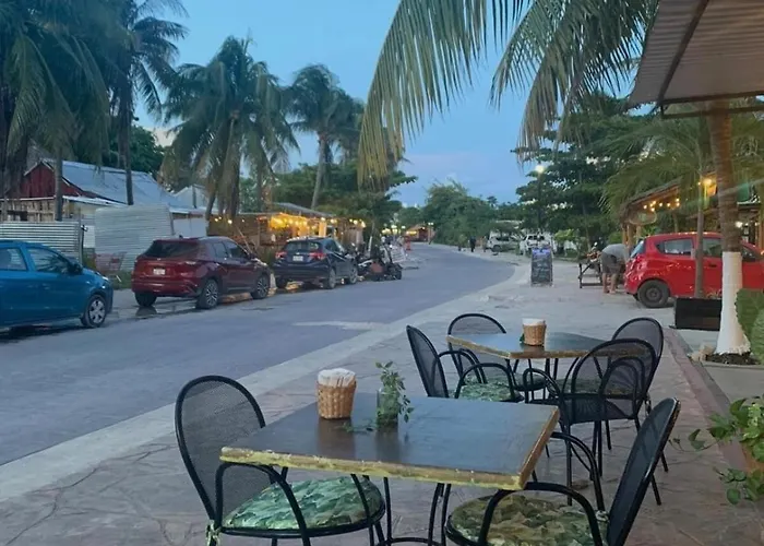 2 Bed 2 Bath Condo, Steps From The *